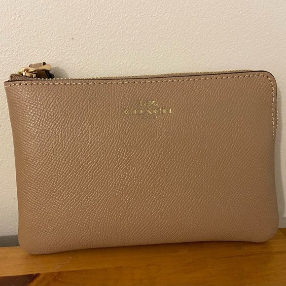 Coach Wallet - Picture 1 of 5